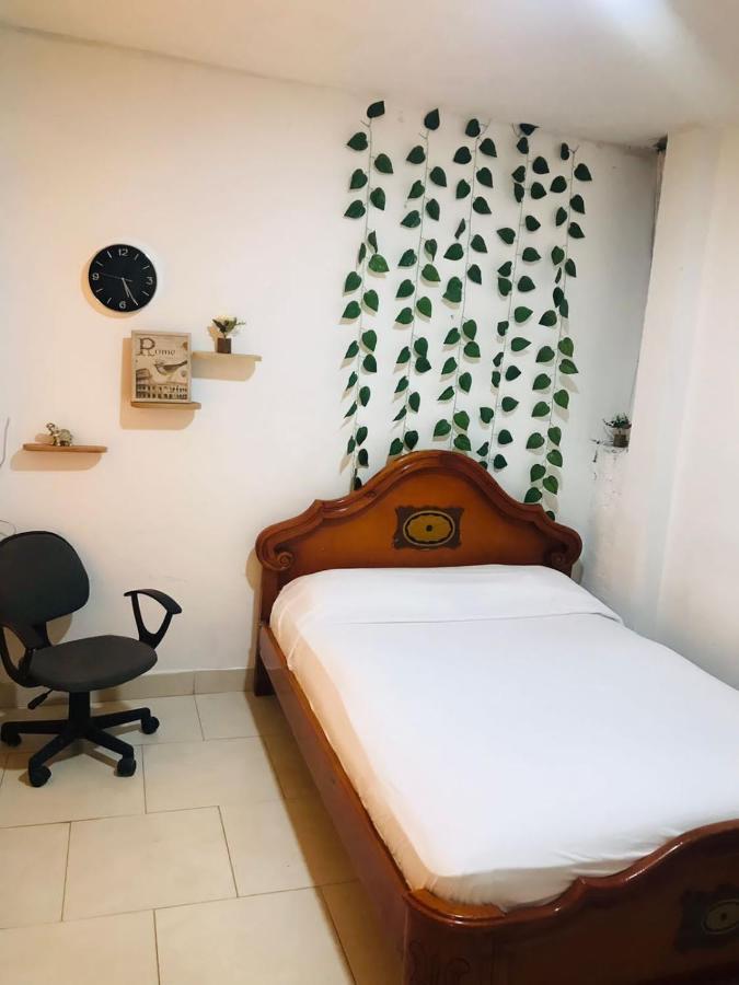 Hostal La 18 Pereira Bagian luar foto