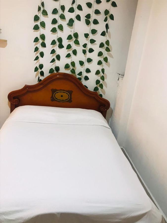 Hostal La 18 Pereira Bagian luar foto