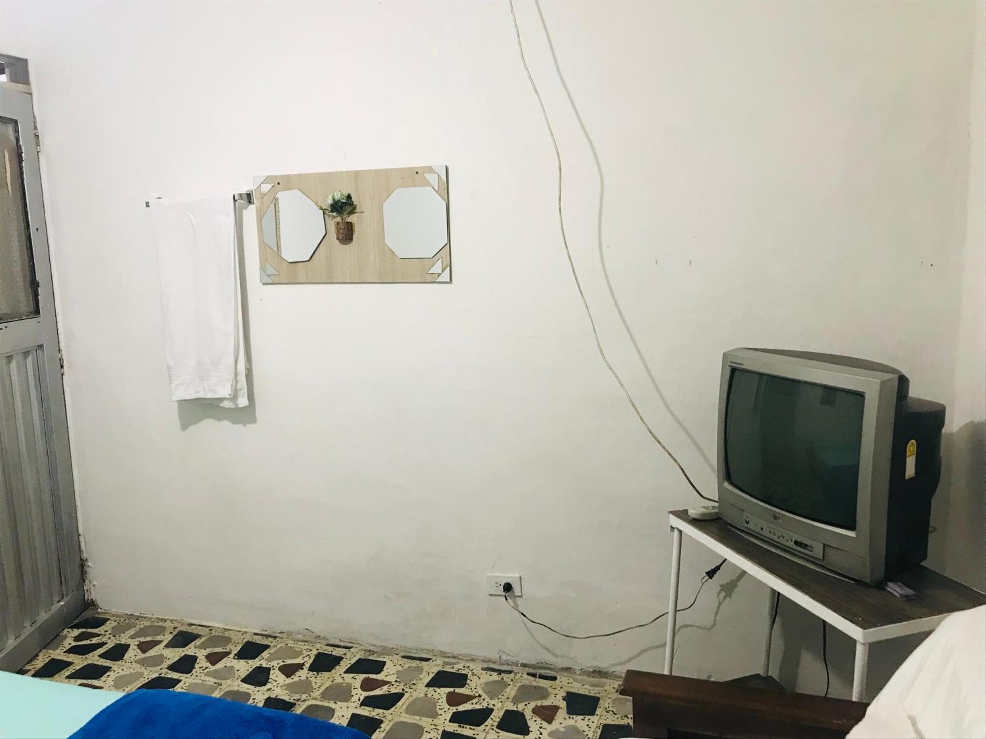 Hostal La 18 Pereira Bagian luar foto